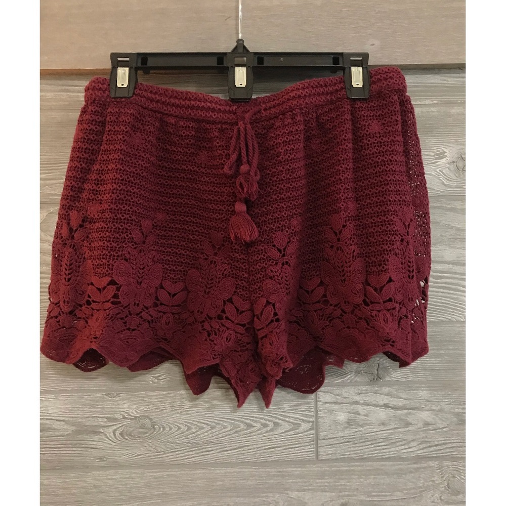 Abercrombie&Fitch red lace shorts